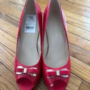 Marc Fisher bow heels
